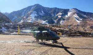 उद्धारका लागि पुगेकाे नेपाली सेनाकाे हेलिकप्टर